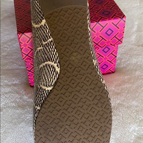 Tory Burch Reva Ballet Cobra print Size 9 - Picture 4 of 5